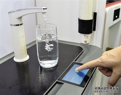 每天喝4升水可能会中毒 怎样喝水才健康